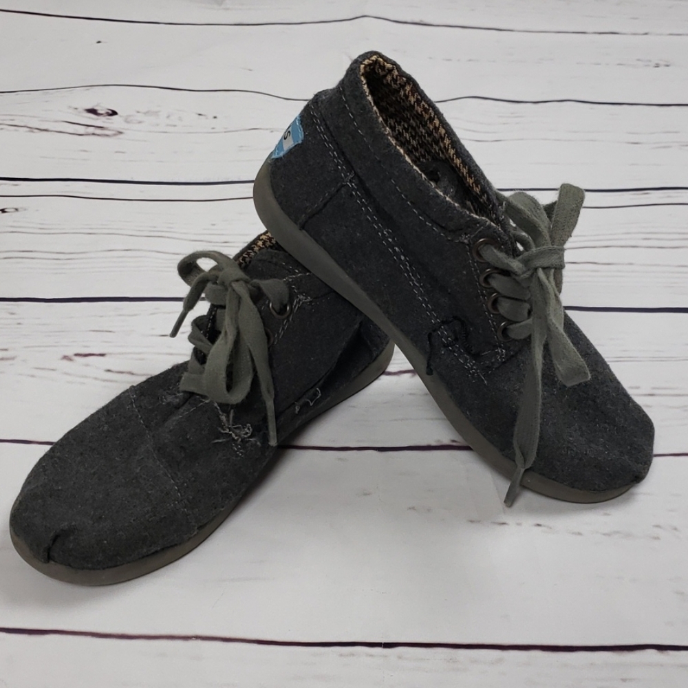 Tom's kids size 12.5 ankle boots